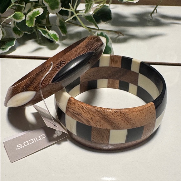 Chico's Black, Cream & Wood Inlay Bangle Set. (BR222) - Picture 3 of 14